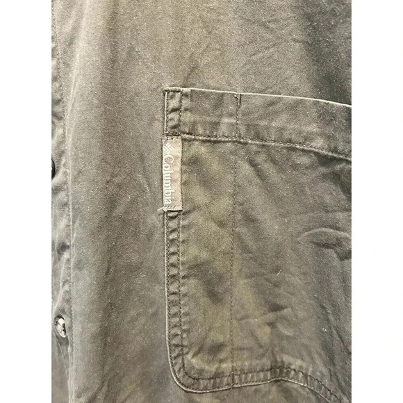 Columbia Sportswear Logo Button-Down Shirt‎ Size 2XL Green Cotton Hiking Fishing - Picture 2 of 9
